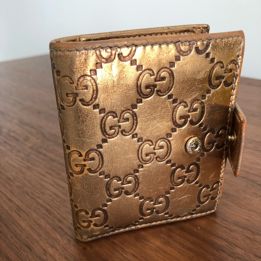 Gucci wallet 100% authentic